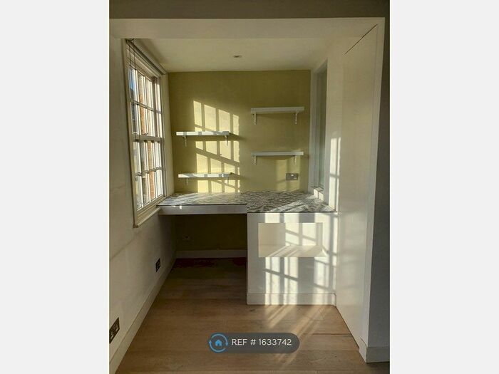 1 Bedroom Flat To Rent In Royal Crescent Mews, London, W11