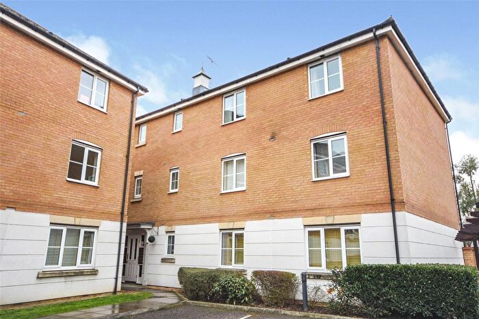 2 Bedroom Flat For Sale In Sachfield Drive, Chafford Hundred, Grays, Essex, RM16