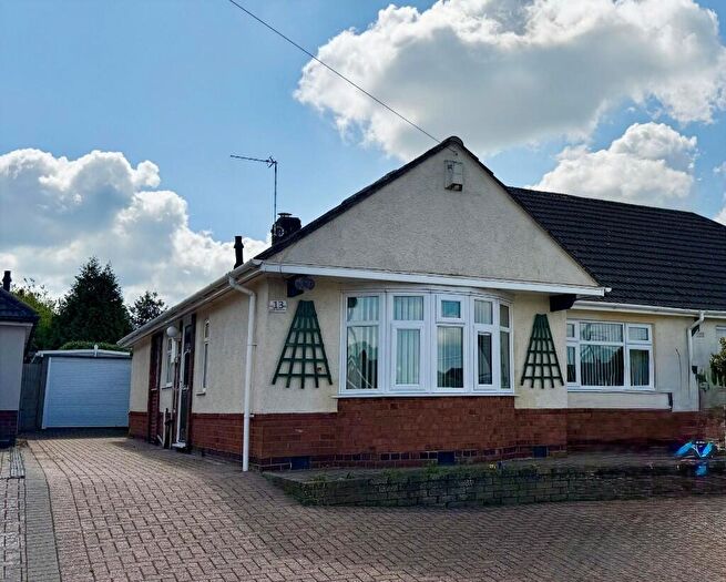 2 Bedroom Semi-Detached Bungalow For Sale In Kilburn Avenue, Oadby, Leicester, LE2