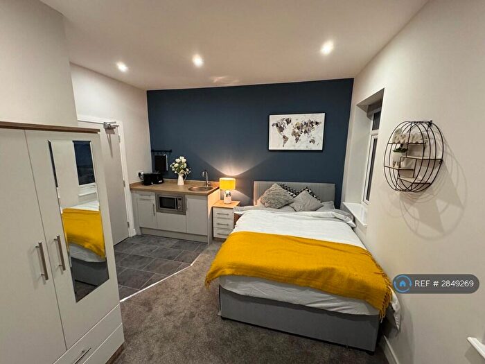 8 Bedroom Semi-Detached House To Rent In Claridge Road, Stoke-On-Trent, ST4