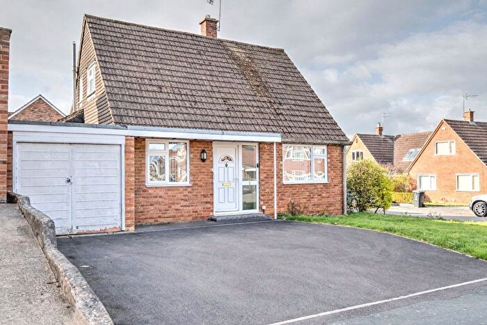 3 Bedroom Detached House For Sale In Cleeve Lawn, Lawns, Swindon, Wiltshire, SN3