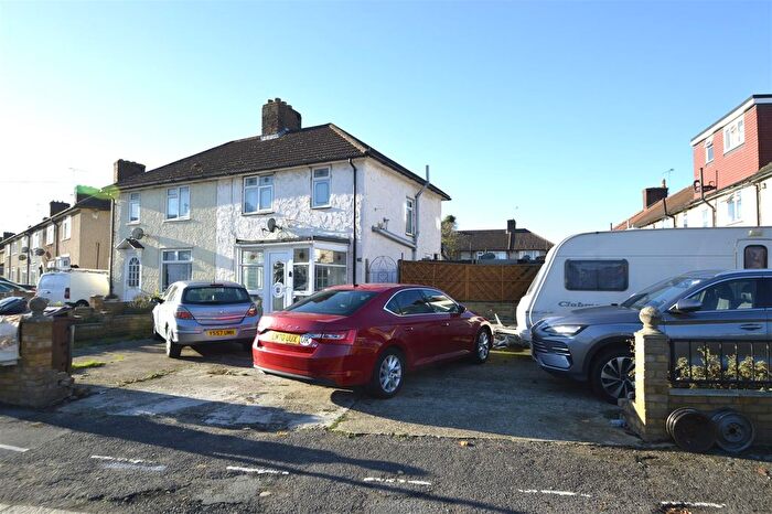 3 Bedroom Semi Detached House For Sale In Studley Road, Dagenham, RM9