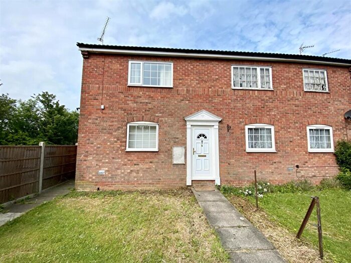Studio To Rent In Baylam Dell, Luton, LU2