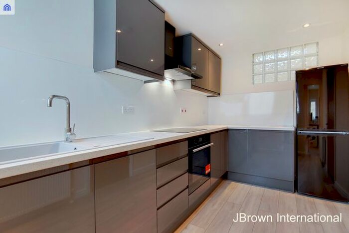 2 Bedroom Flat To Rent In Lynton Road, London, SE1