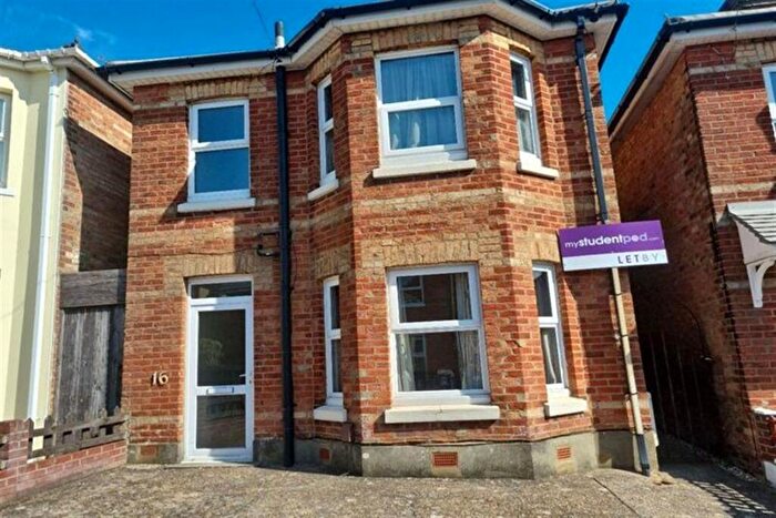 4 Bedroom House To Rent In Bedroom Detached House In Winton, BH9