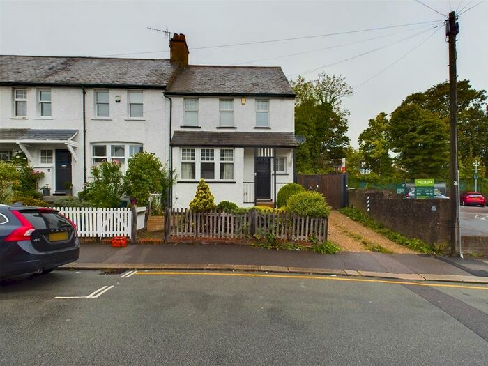 3 Bedroom End Of Terrace House To Rent In Malcolm Road, Coulsdon, CR5