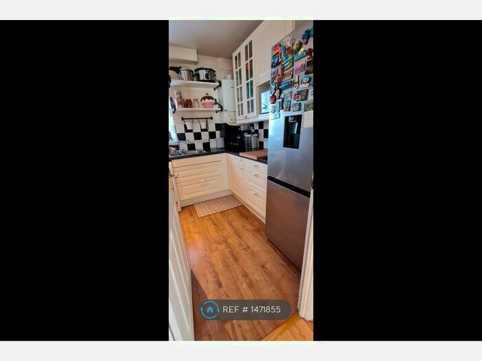 2 Bedroom Flat To Rent In Little Heath, London, SE7