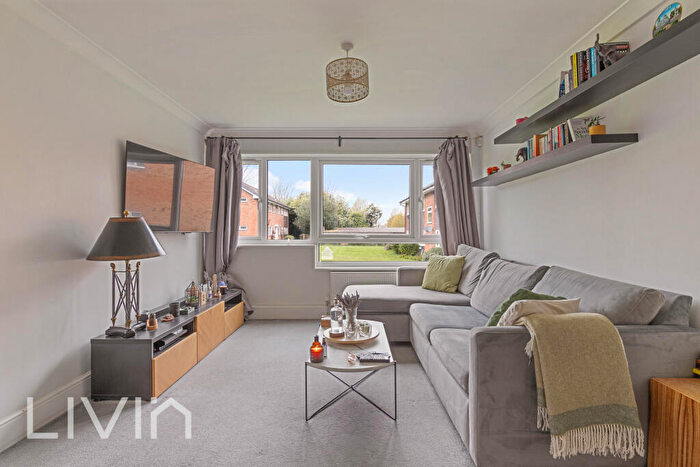 2 Bedroom Flat For Sale In Hurst View Grange, Pampisford Road, South Croydon, Greater London, CR2