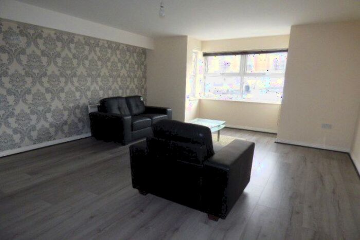 2 Bedroom Flat To Rent In Chancellor Court, Liverpool, L8