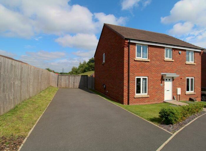 4 Bedroom Detached House To Rent In Taper Close, Kingswinford, DY6