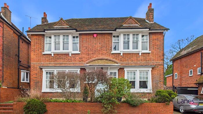 5 Bedroom Detached House For Sale In Old Park Ridings, London, N21