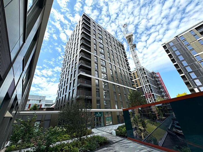 2 Bedroom Flat To Rent In Eden Grove, Staines-Upon-Thames, TW18