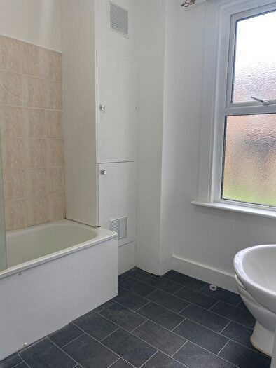 4 Bedroom Semi-Detached House To Rent In Tanfield Avenue, London, NW2