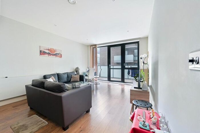 2 Bedroom Apartment For Sale In Lighterman Point, E14