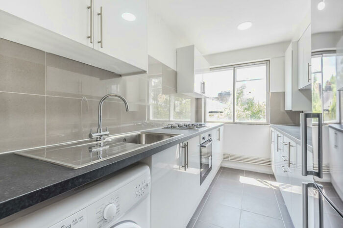 2 Bedroom Flat To Rent In Pemberton Gardens, London, N19