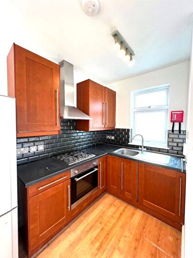 1 Bedroom Flat For Sale In Mayfield Road, South Croydon, Sanderstead, CR2