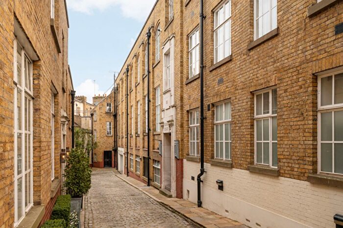 2 Bedroom Flat For Sale In London, W11