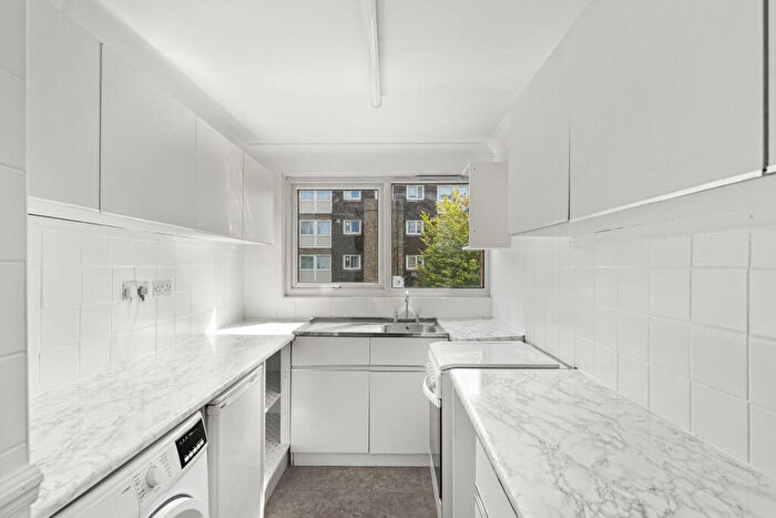2 Bedroom House For Sale In Cromberdale Court, Spencer Road, London, N17
