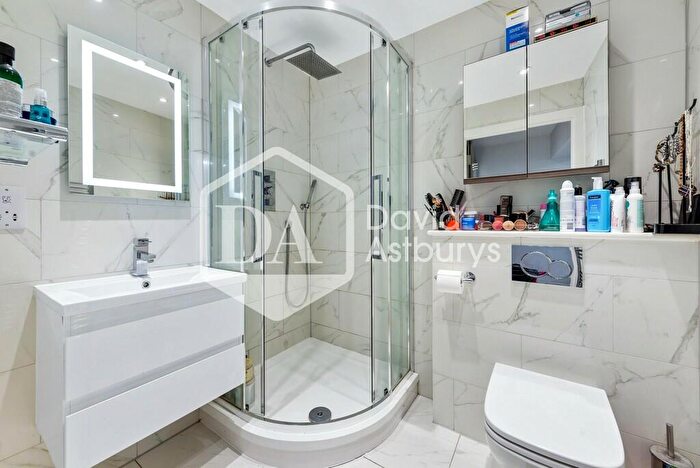 1 Bedroom Apartment To Rent In Dollis Mews, Finchley Central, London, N3
