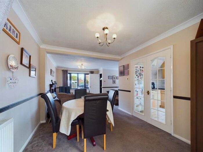 3 Bedroom SemiDetached House For Sale In Spencer Way, Stowmarket, IP14