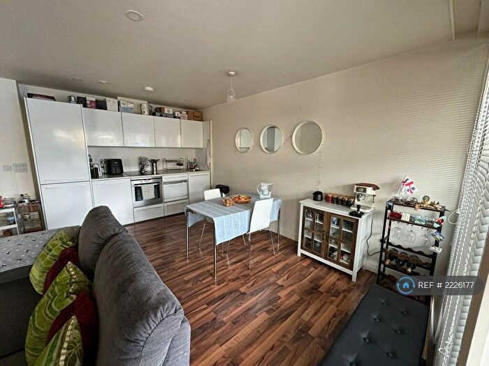 1 Bedroom Flat To Rent In Hillside, London, NW10