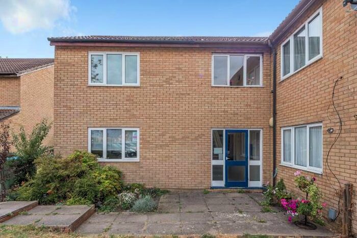 Apartment To Rent In Bowmont Drive, Aylesbury, HP21