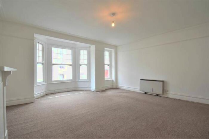 3 Bedroom Flat To Rent In South Street, Eastbourne, BN21