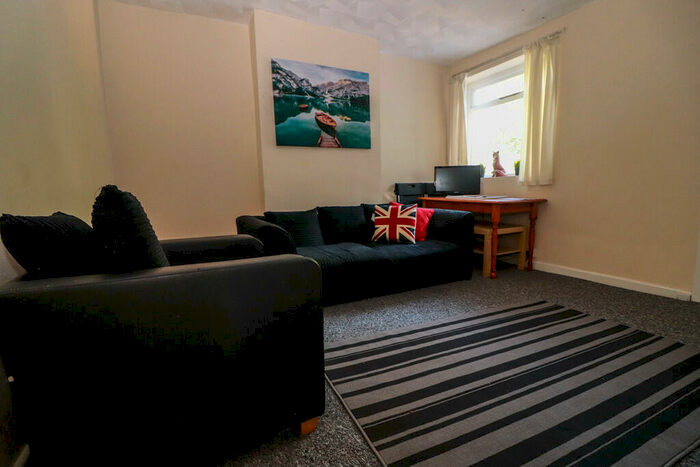 4 Bedroom End Of Terrace House To Rent In Northcote Road, Southampton, SO17