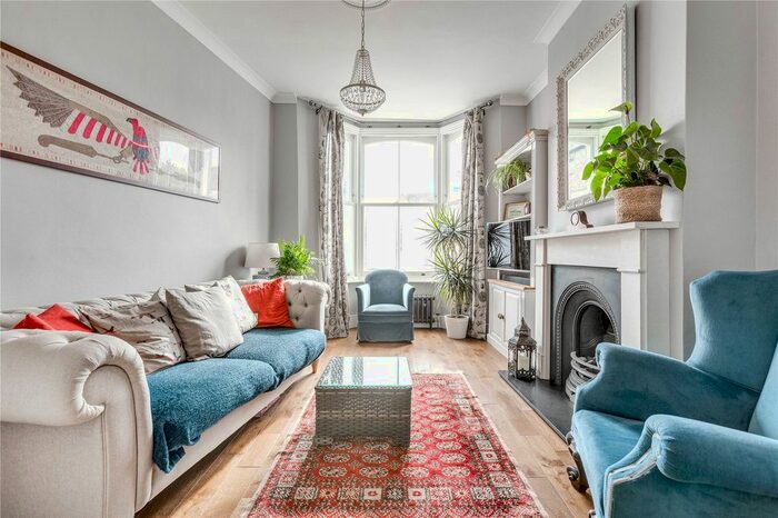 3 Bedroom Property To Rent In Amies Street, Clapham Junction, SW11