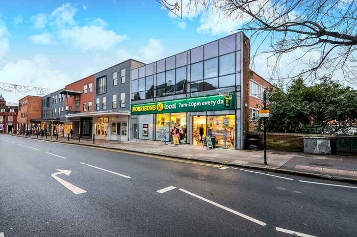 2 Bedroom Flat To Rent In High Street Guildford, GU1