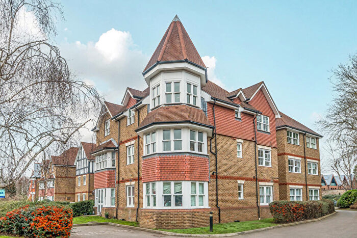 2 Bedroom Apartment For Sale In Bromley Road, London, SE6