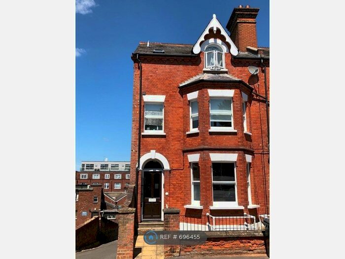 1 Bedroom Flat To Rent In Highbrook House, Guildford, GU1