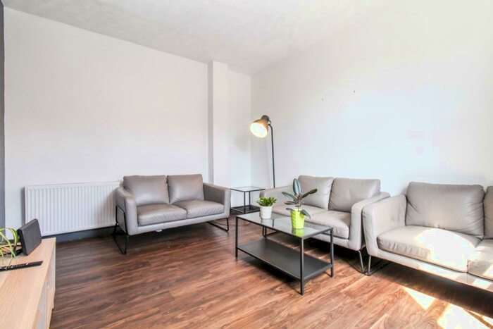 7 Bedroom End Of Terrace House To Rent In Beechwood Terrace, Burley, Leeds, LS4