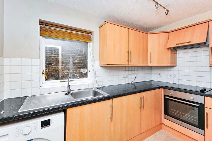 1 Bedroom Flat To Rent In Burnt Ash Hill, London, SE12