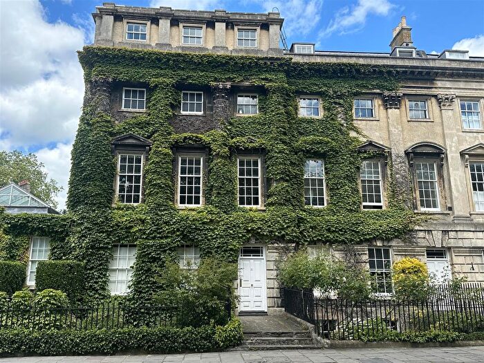 2 Bedroom Maisonette To Rent In Queen Square, Bath, BA1