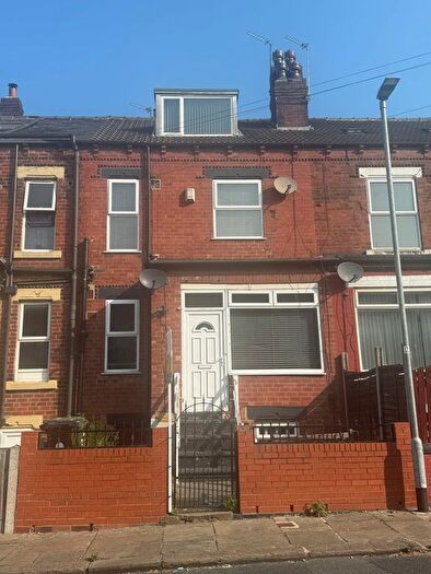 2 Bedroom Terraced House To Rent In Vinery View, Leeds, LS9