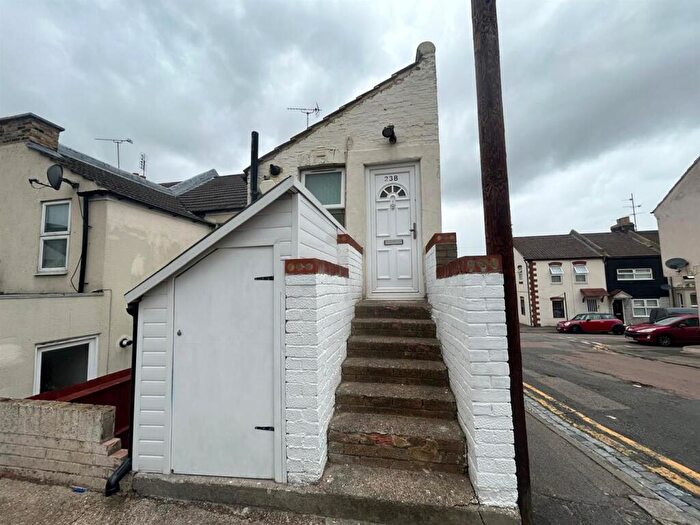 1 Bedroom Flat To Rent In St. Peter Street, Rochester, ME1