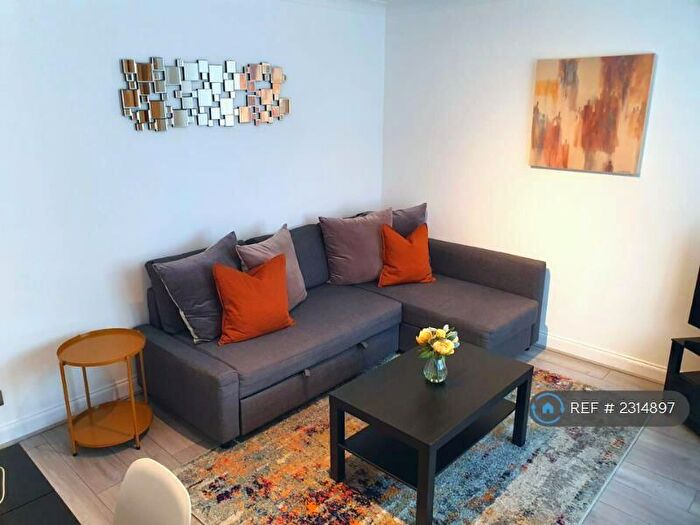 2 Bedroom Flat To Rent In Lantern Close, Wembley, HA0