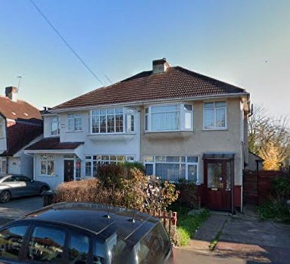 3 Bedroom Semi-Detached House To Rent In Durham Road, Feltham, TW14