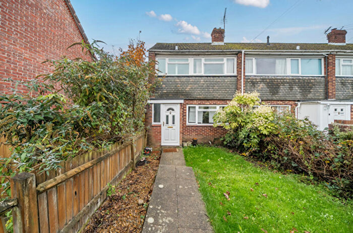 3 Bedroom Semi Detached House For Sale In Butts Road, Sholing, Southampton, Hampshire, SO19