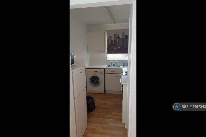 Studio To Rent In James Close, Wivenhoe, CO7