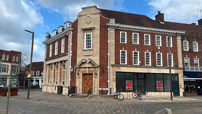 1 Bedroom Apartment To Rent In Leys Avenue, Letchworth Garden City, SG6