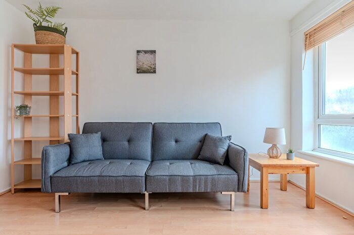 2 Bedroom Flat To Rent In Lovelinch Close, London, SE15