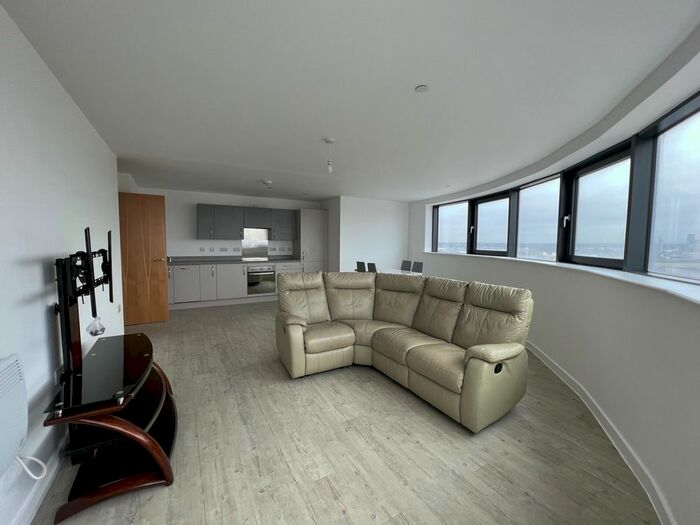 2 Bedroom Flat To Rent In Furness Quay, Salford, M50