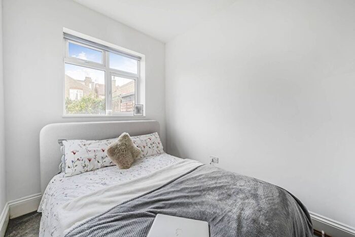 2 Bedroom Flat To Rent In Downton Avenue, Streatham Hill, London, SW2