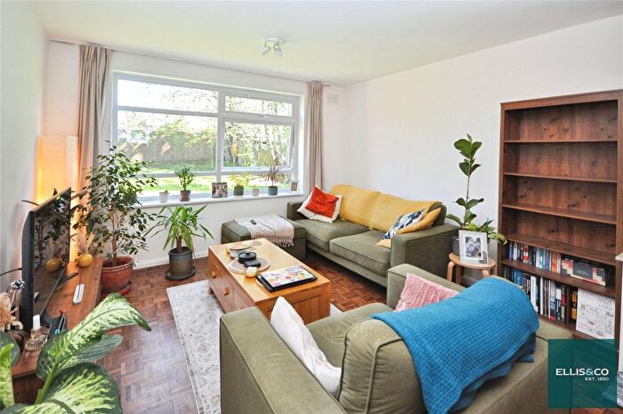 1 Bedroom Flat To Rent In Solar Court, Etchingham Park Road, Finchley, London, N3