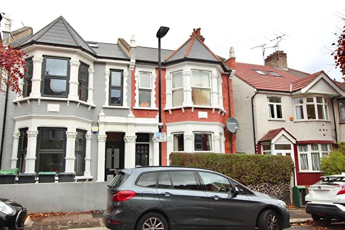 1 Bedroom Flat To Rent In Hampden Road, N8