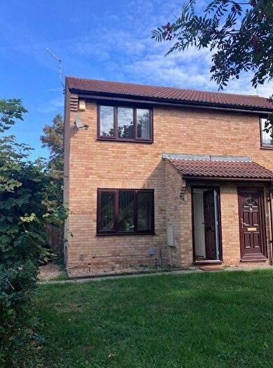 2 Bedroom Semi-Detached House To Rent In Evans Close, Greenhithe, DA9