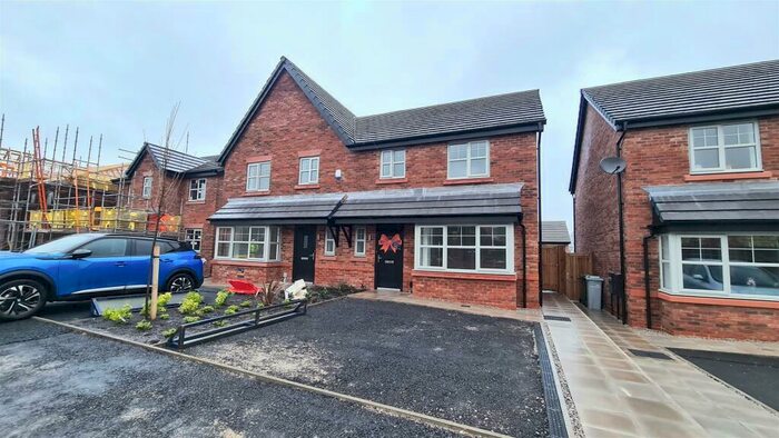 3 Bedroom House To Rent In Wightman Avenue, Macclesfield, SK10