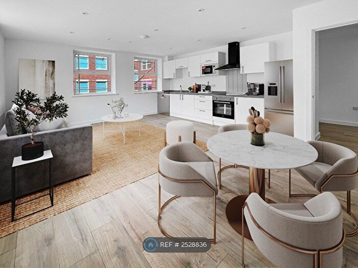 2 Bedroom Flat To Rent In Oriel House, Northampton, NN1